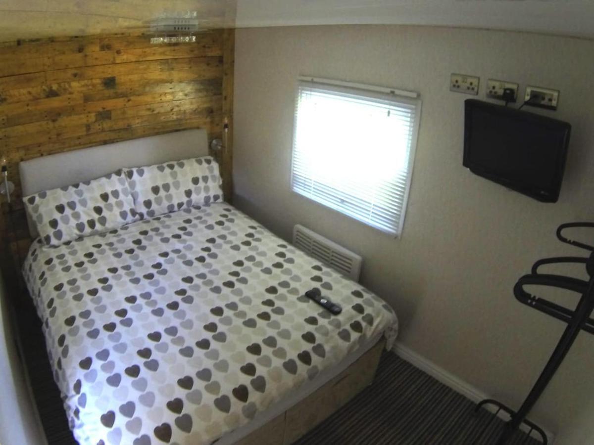 Apartamento Woodland View - A Place To Escape Swynnerton Exterior foto